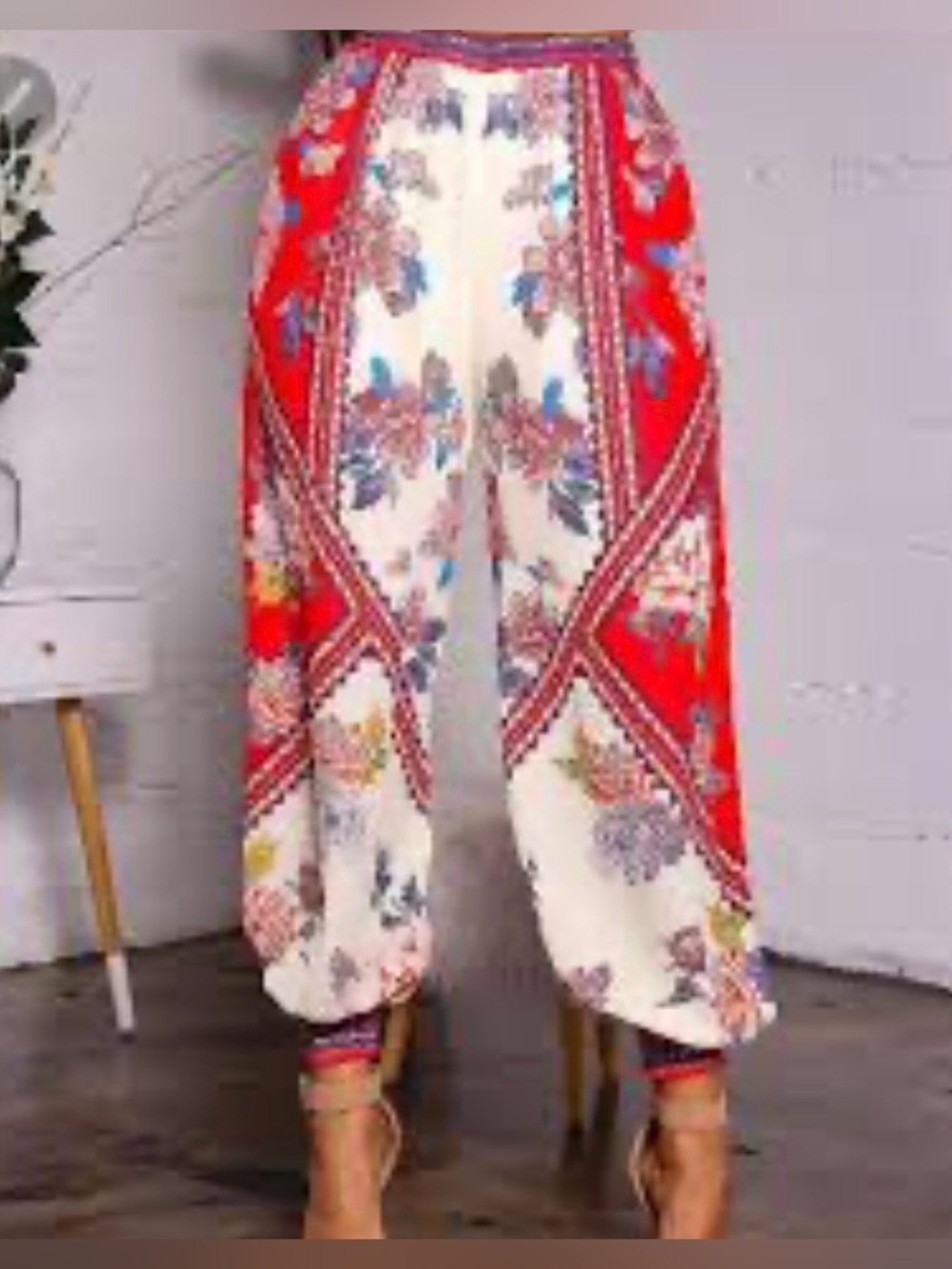 Flying Tomato Boho Floral Patterned Harem Pants, size Small, EUC
